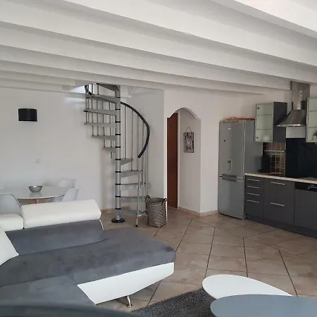 T3 Duplex Centre Historique Petite Vue